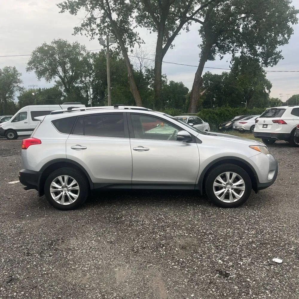 Used 2015 Toyota RAV4 Limited w/ Outdoor Package AWD/4WD image 10
