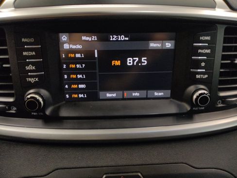 Used 2019 Kia Sorento FWD V6 image 25
