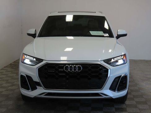 Used 2023 Audi Q5 2.0T Premium Plus w/ Premium Plus Package AWD/4WD image 2