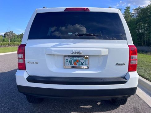 Used 2015 Jeep Patriot High Altitude AWD/4WD image 9