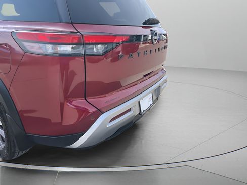 Used 2022 Nissan Pathfinder SL w/ SL Black Package image 8