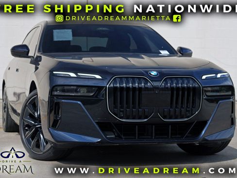 Used 2024 BMW 740i w/ Premium Package 2 RWD image 2