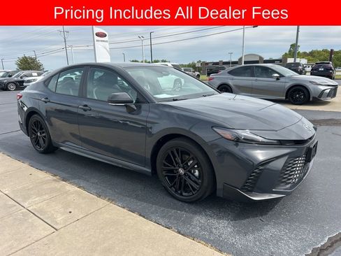 Used 2025 Toyota Camry SE FWD image 21