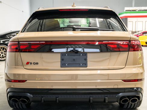 Used 2024 Audi SQ8 Prestige AWD/4WD image 7