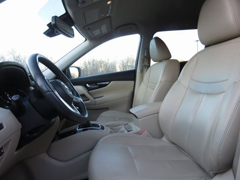 Used 2018 Nissan Rogue SL image 9