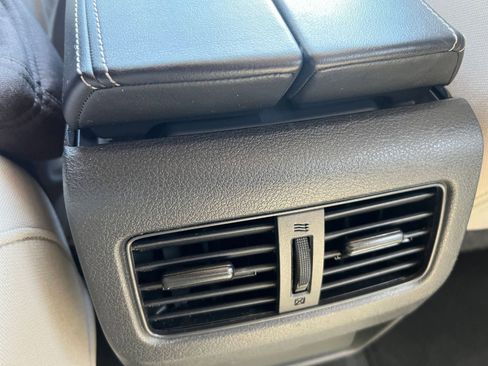 Used 2025 Nissan Rogue SV image 24