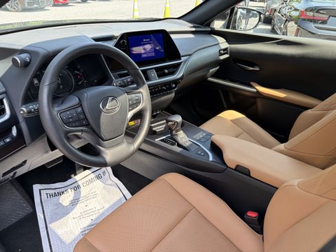 Used 2024 Lexus UX 250h AWD w/ Premium Package image 13