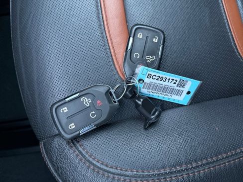 Used 2022 GMC Sierra 2500 AT4 w/ Gooseneck/5TH Wheel Package image 17