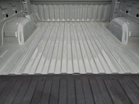 Used 2025 Chevrolet Silverado 1500 Custom image 10