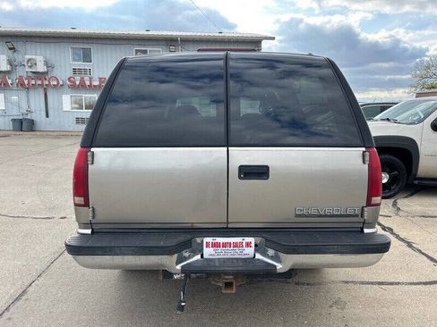 Used 1999 Chevrolet Suburban 4WD w/ Preferred Equipment Group 2 image 5