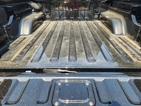 New 2025 Jeep Gladiator Sport image 21