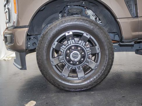 Used 2023 Ford F250 Lariat w/ Lariat Ultimate Package AWD/4WD image 10