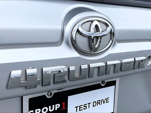 Used 2016 Toyota 4Runner SR5 Premium image 29