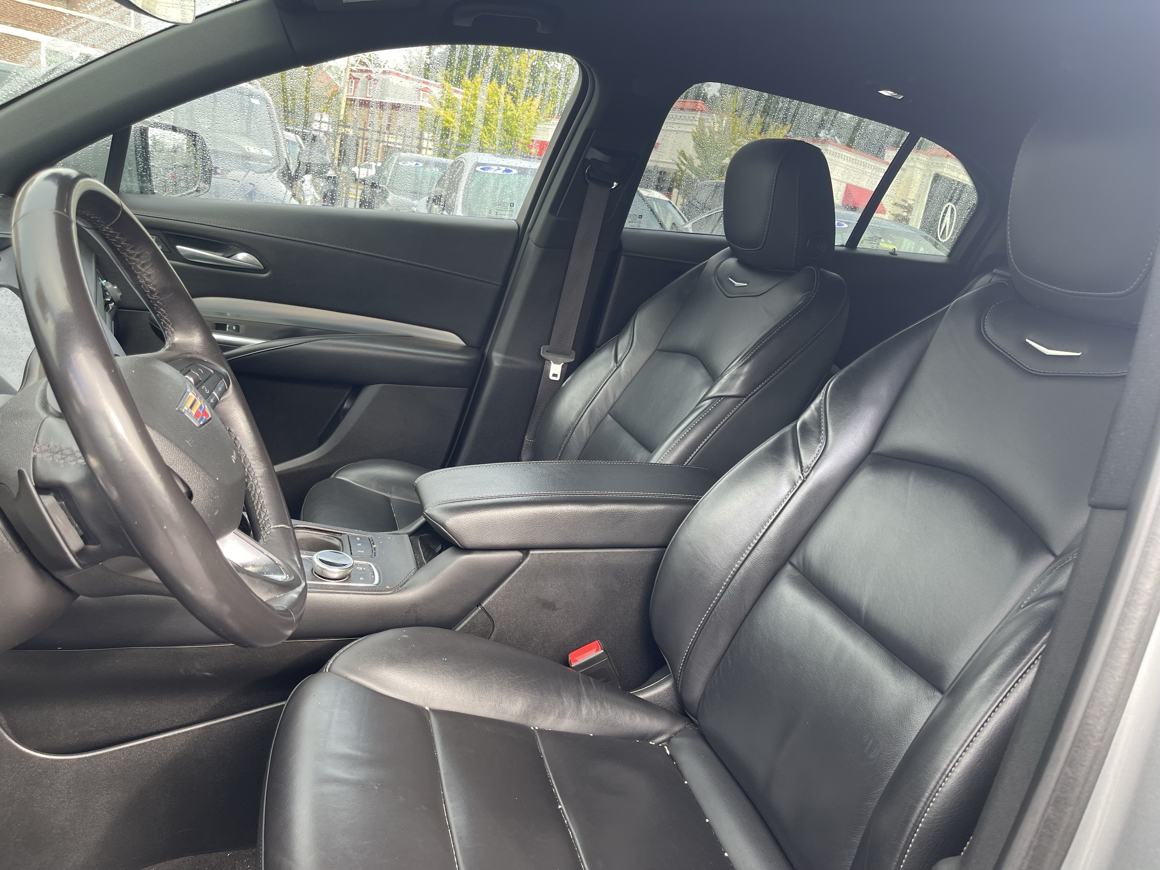 Used 2023 Cadillac XT4 Premium Luxury FWD image 9