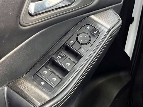 Used 2024 Nissan Rogue SV AWD/4WD image 16