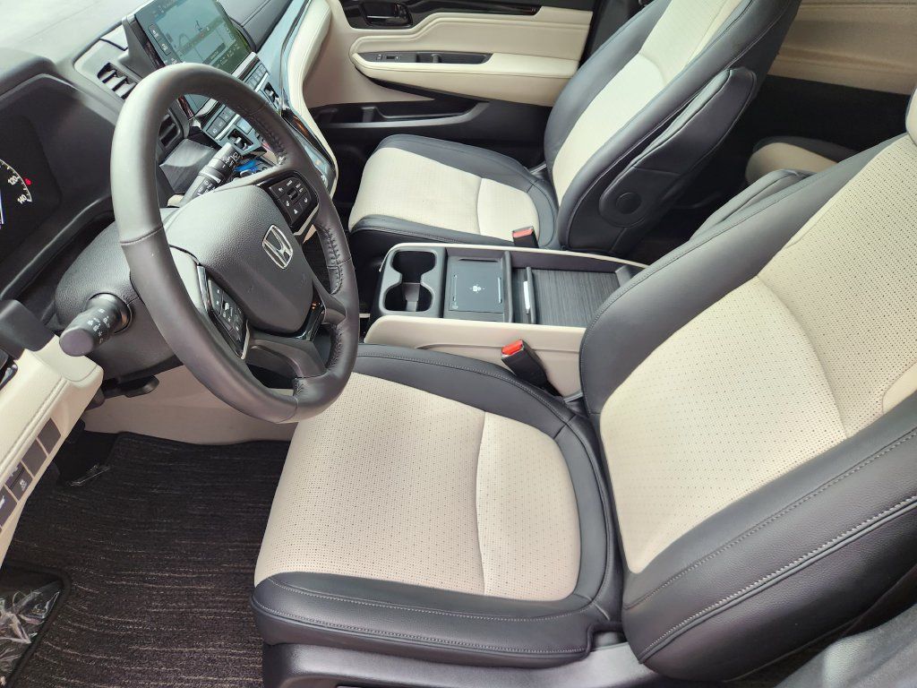 Used 2025 Honda Odyssey Elite image 13