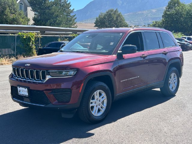 Used 2023 Jeep Grand Cherokee Laredo AWD/4WD image 9