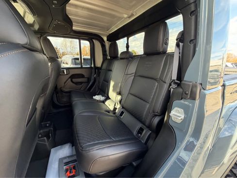 New 2025 Jeep Gladiator Sport image 24