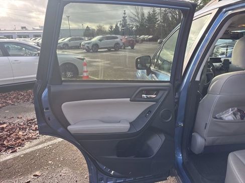 Used 2015 Subaru Forester 2.5i Limited image 11