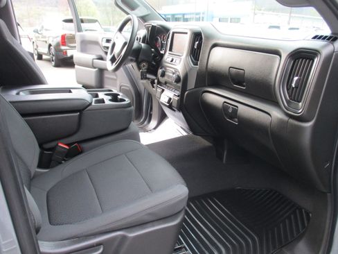 Certified 2022 Chevrolet Silverado 1500 Custom Trail Boss AWD/4WD image 15