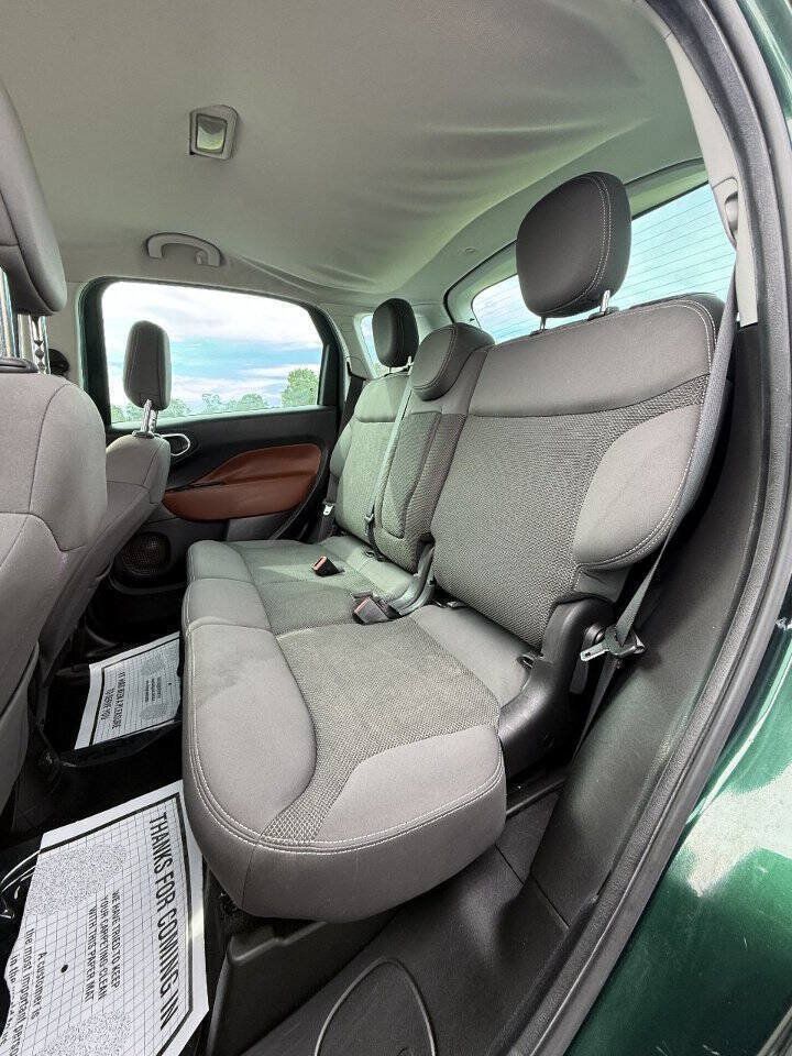 Used 2014 FIAT 500L Trekking w/ Popular Equipment Group FWD image 10