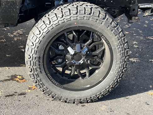 Used 2023 Toyota Tacoma SR image 13