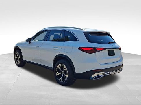 Used 2025 Mercedes-Benz GLC 350e 4MATIC image 4