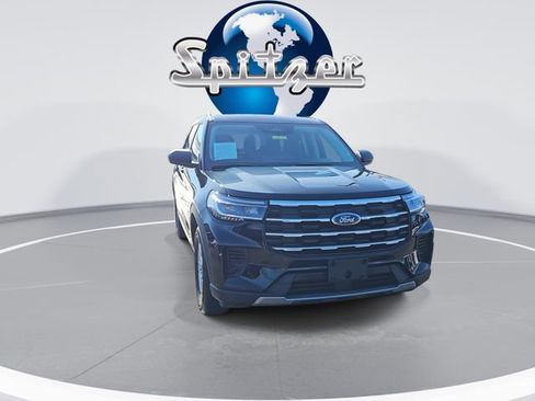 Used 2025 Ford Explorer Active image 2