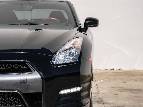 Used 2014 Nissan GT-R Black Edition image 55