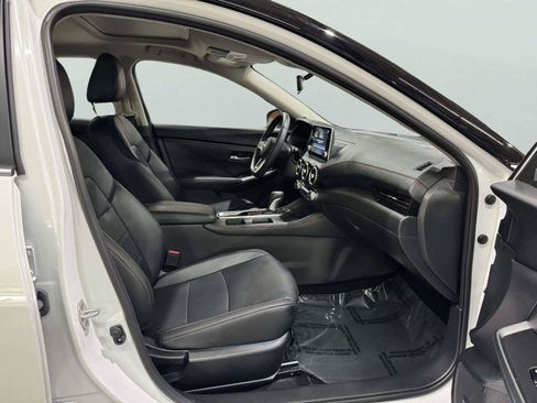 Used 2025 Nissan Sentra SR w/ SR Premium Package FWD image 32