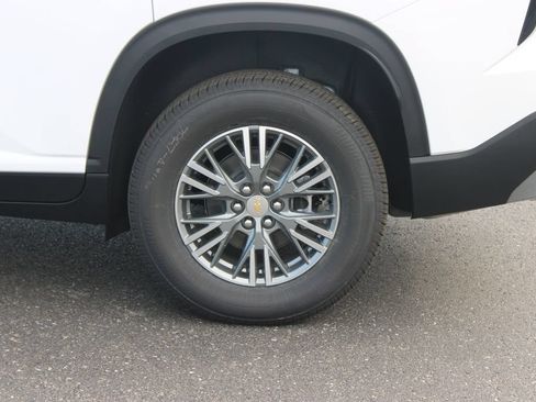 New 2027 Chevrolet Traverse LT w/ Driver Confidence Package FWD image 17