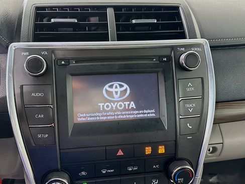 Used 2016 Toyota Camry LE FWD image 18