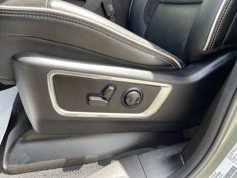 Used 2026 RAM 1500 Laramie AWD/4WD image 10