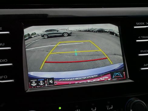 Used 2018 Toyota Camry LE w/ Convenience Package FWD image 28