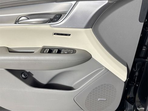 Certified 2025 Cadillac XT5 Premium Luxury image 16