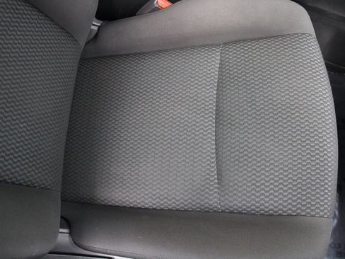 Used 2020 Nissan Rogue Sport S image 24