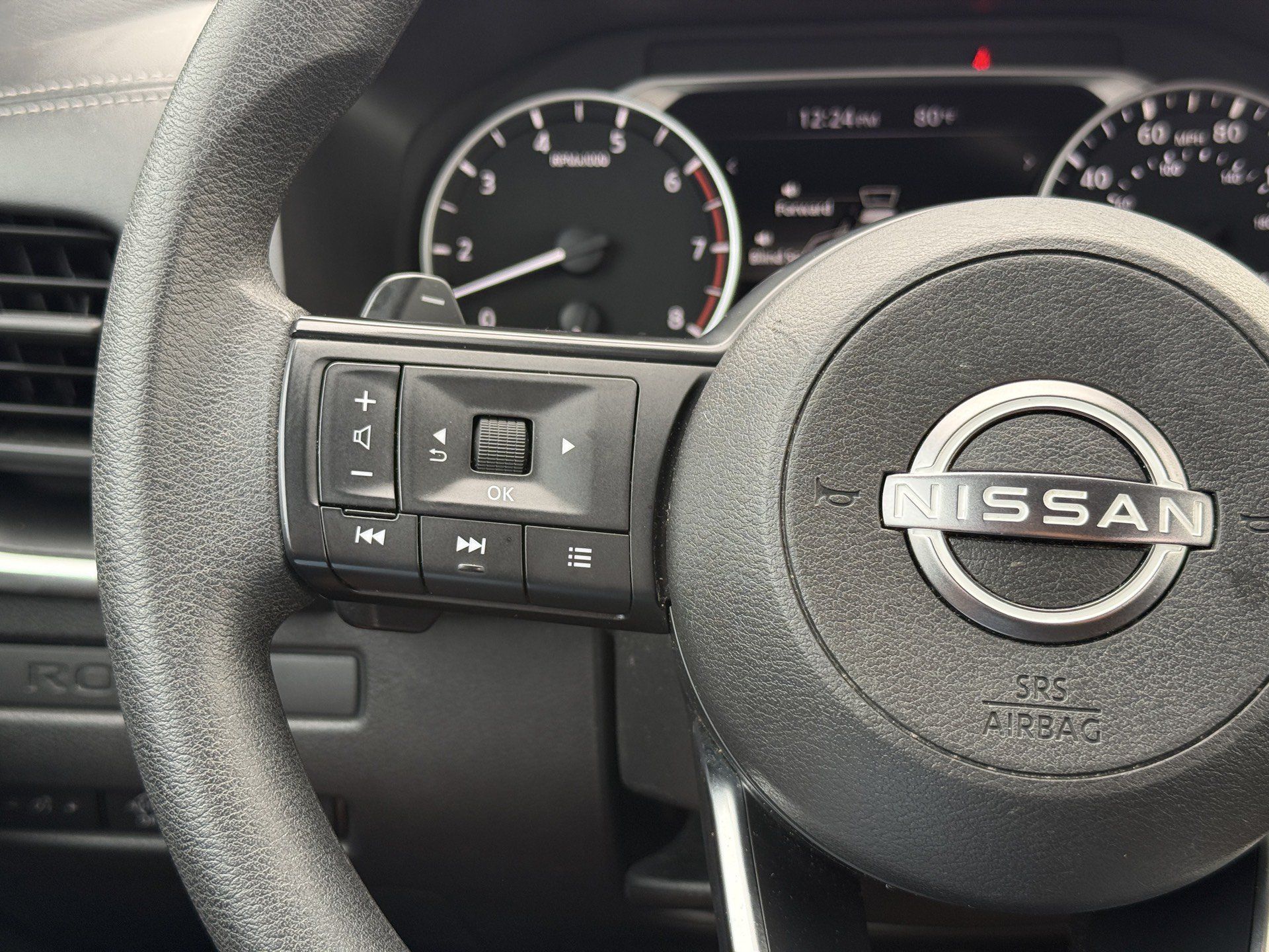 Used 2024 Nissan Rogue S AWD/4WD image 19