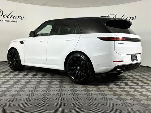 Used 2024 Land Rover Range Rover Sport Dynamic SE AWD/4WD image 4