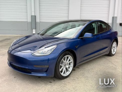 Used 2021 Tesla Model 3 Standard Range Plus RWD image 1