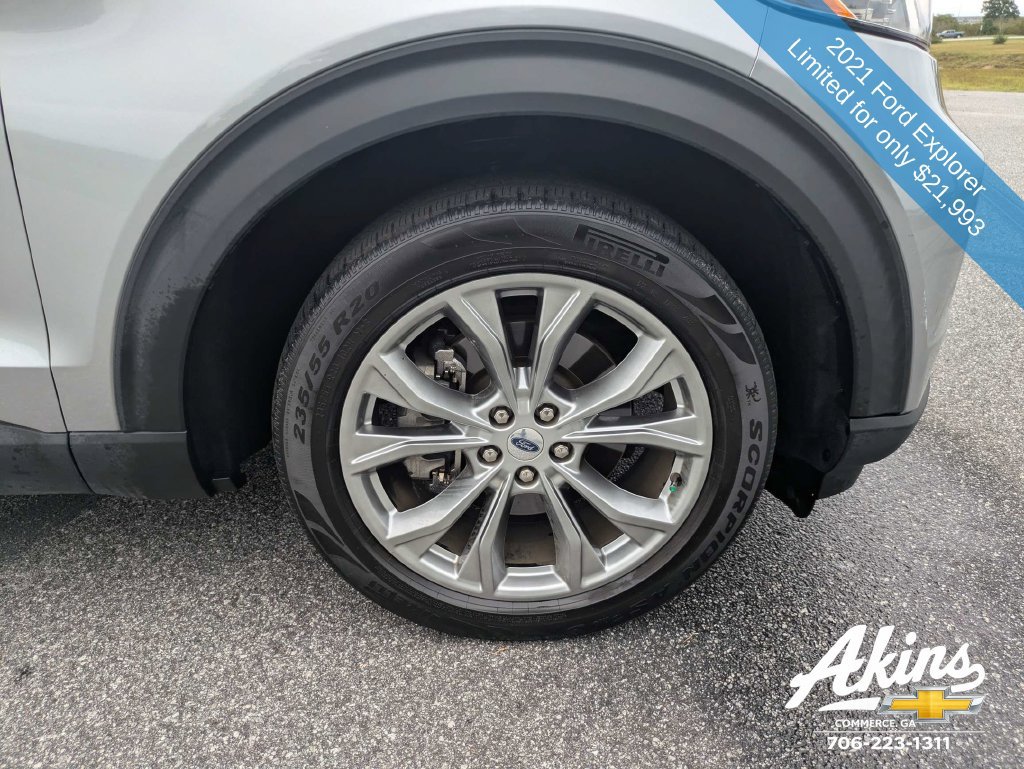 Used 2021 Ford Explorer Limited w/ Equipment Group 301A RWD image 11