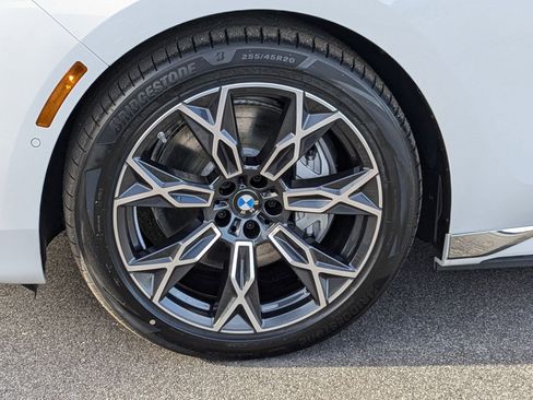 New 2025 BMW i7 eDrive50 w/ Premium Package image 10