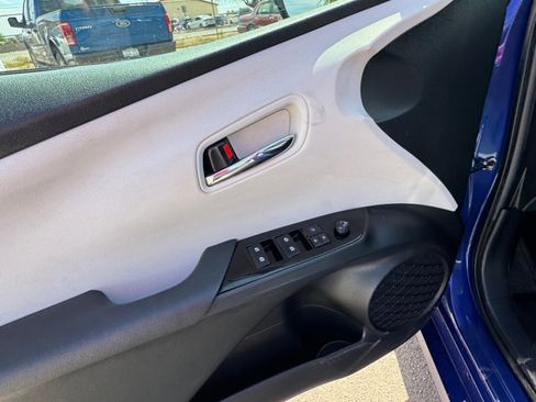 Used 2017 Toyota Prius Two w/ Carpet Mat Package FWD image 11