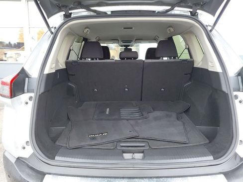 Used 2023 Nissan Rogue SV image 11
