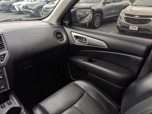 Used 2020 Nissan Pathfinder SL w/ Cargo Package image 20