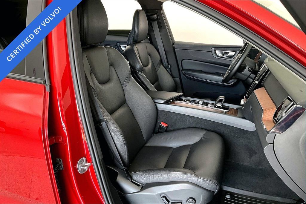 Certified 2024 Volvo XC60 B5 Plus w/ Protection Package Premier AWD/4WD image 8