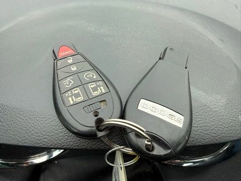 Used 2016 Dodge Grand Caravan R/T w/ Driver Convenience Group image 13