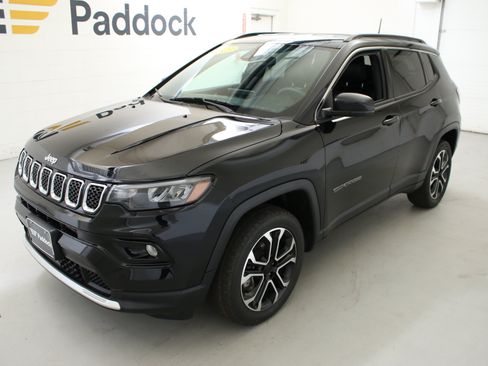 Used 2023 Jeep Compass Limited AWD/4WD image 4