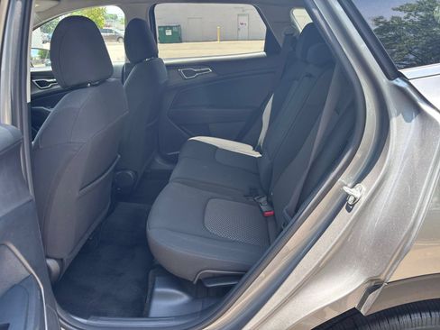 Used 2025 Kia Sportage LX FWD image 25