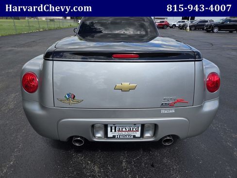 Used 2006 Chevrolet SSR w/ Preferred Equipment Group RWD image 5