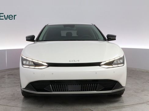 Used 2024 Kia EV6 Wind image 3